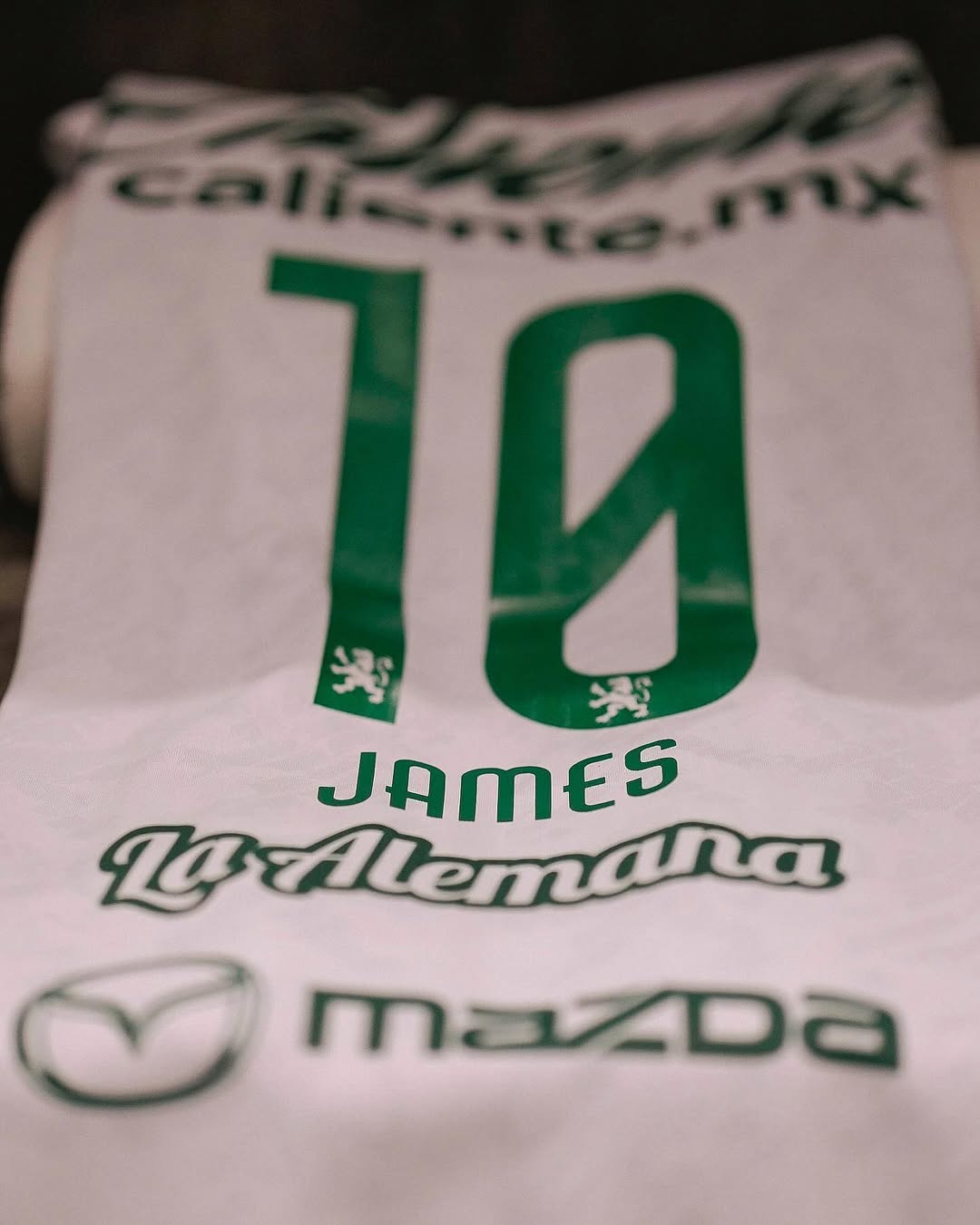 Club León James 10 Away Fan Jersey 2024/25